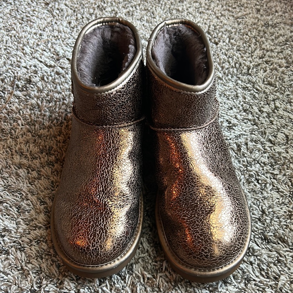 Ugg